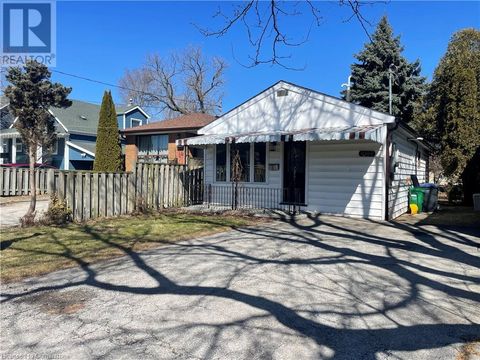 1089 MEREDITH Avenue Mississauga ON L5E2C8