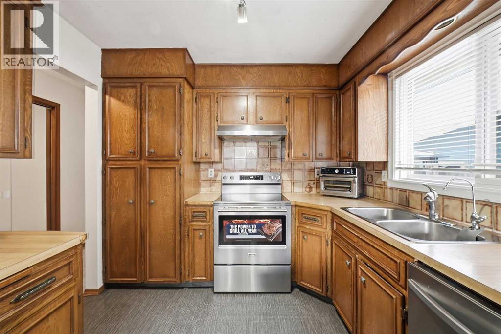 488 Templevale Drive NE