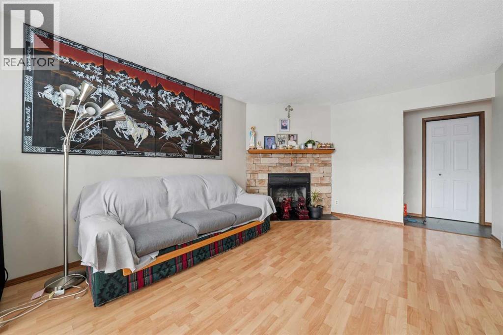 488 Templevale Drive NE