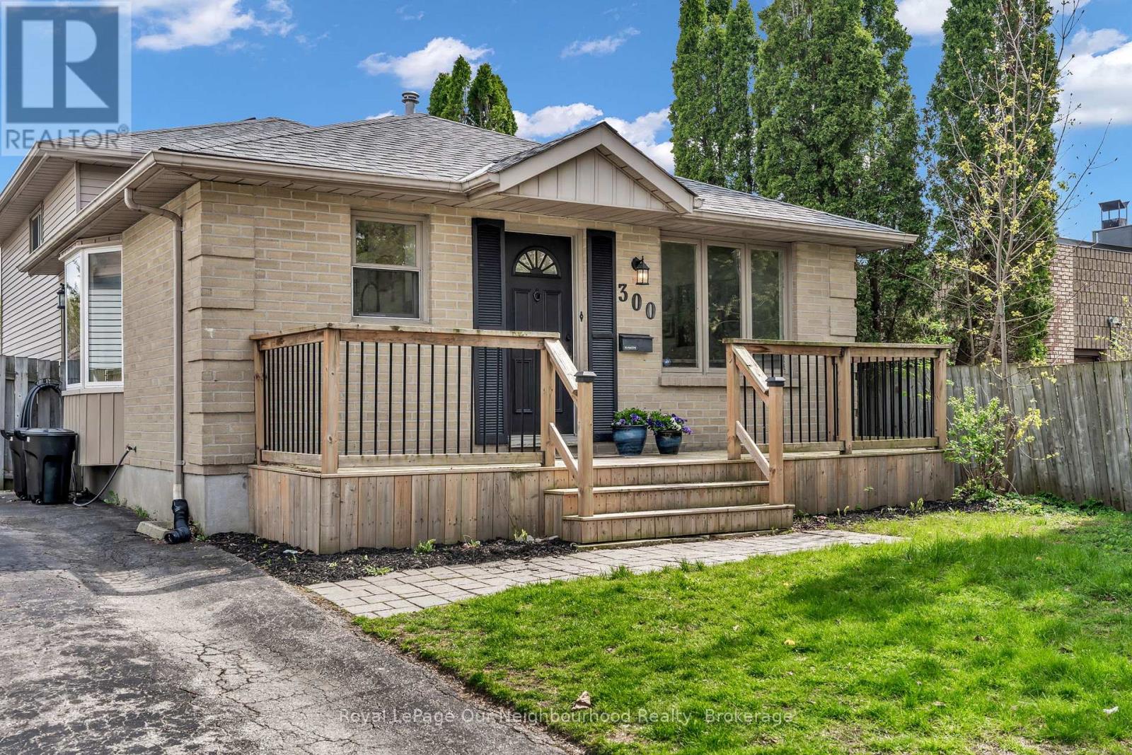 300 ARDSLEY CRESCENT