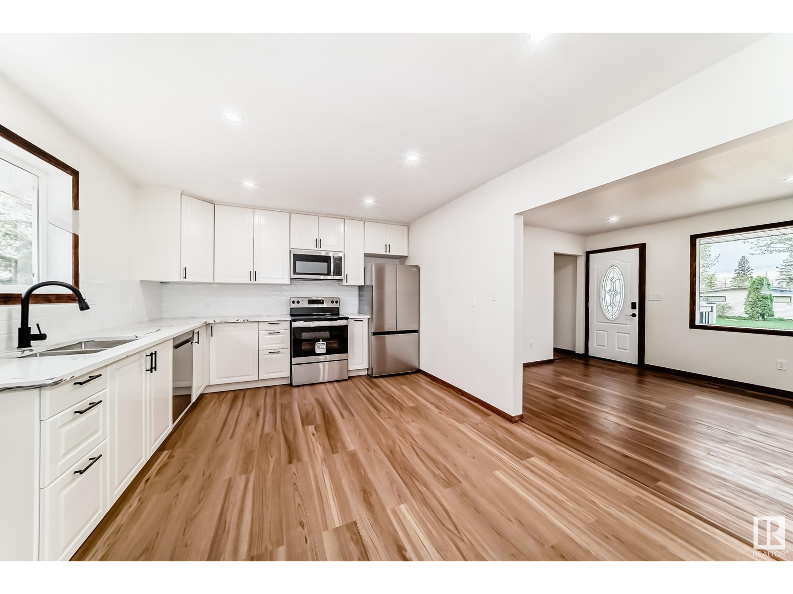 10961 157 ST NW