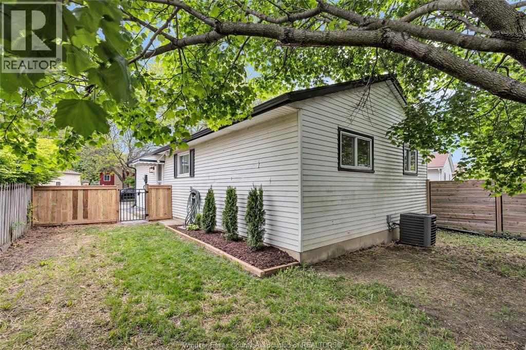 3050 ERINDALE CRESCENT