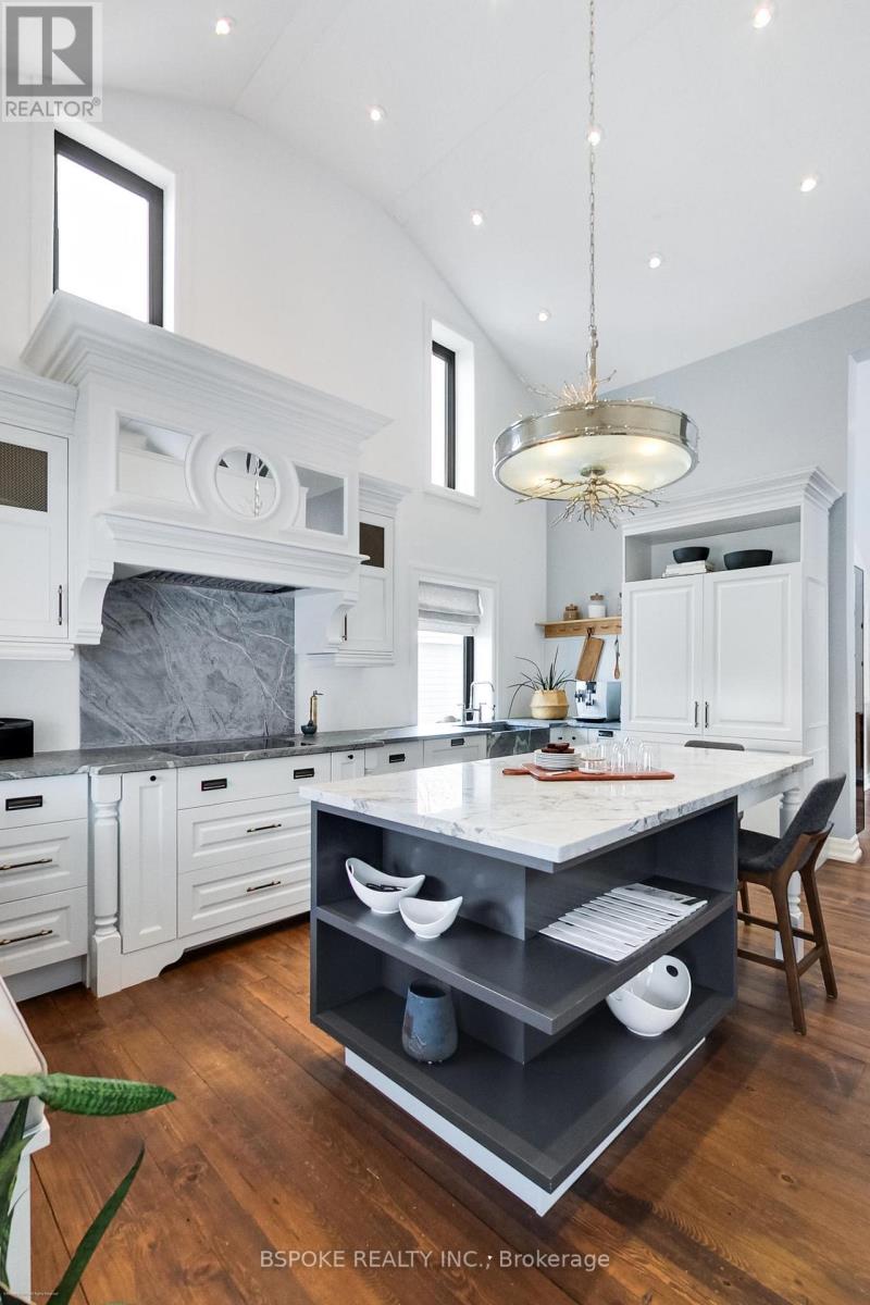 578 KINGSTON ROAD W