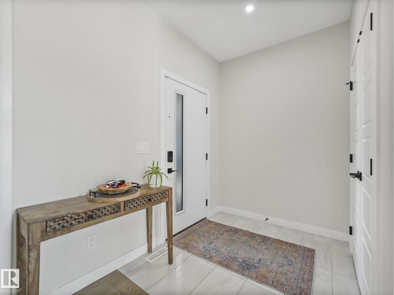 18204 90 ST NW