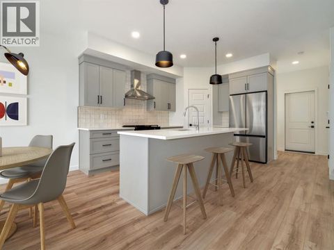 4324 25 Avenue S Lethbridge AB T1K8K2