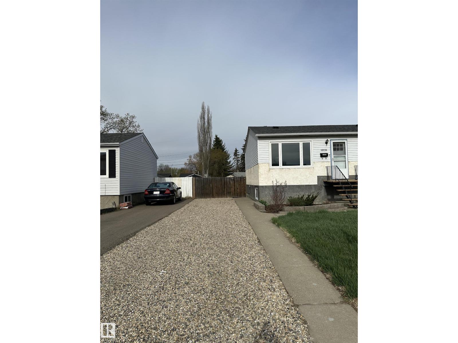 10536 162 ST NW