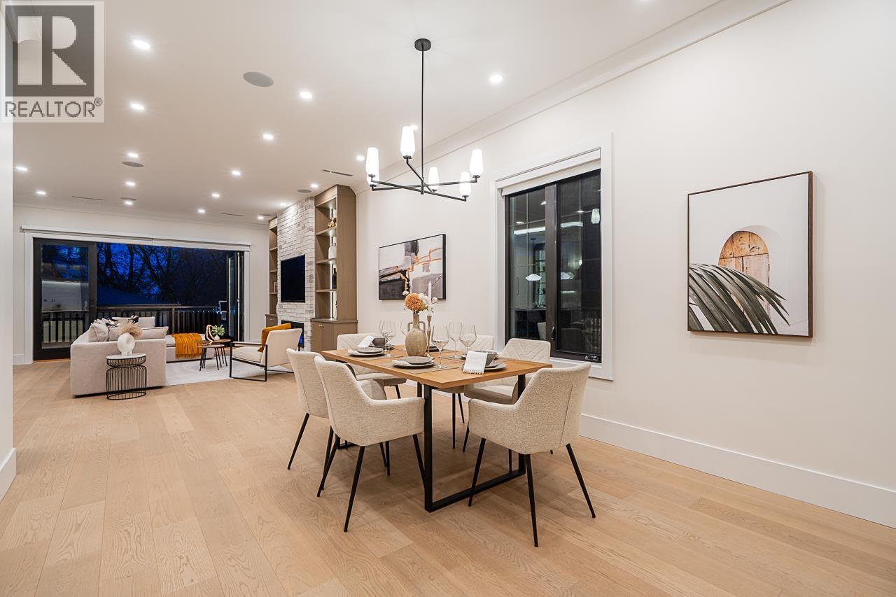 2 8667 ARMSTRONG AVENUE