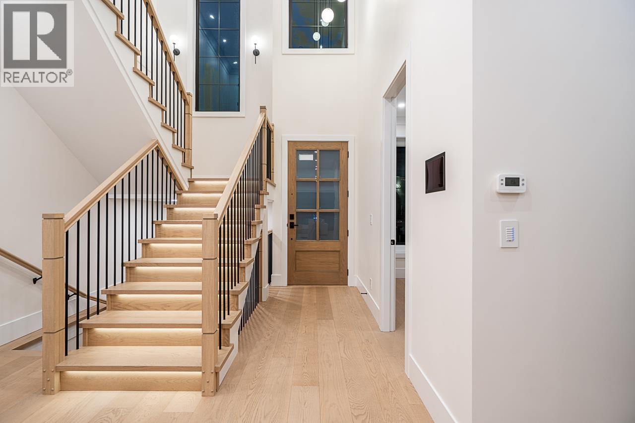 2 8667 ARMSTRONG AVENUE