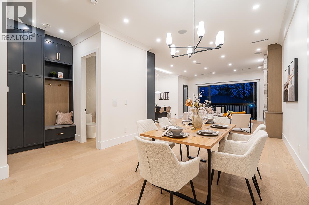 2 8667 ARMSTRONG AVENUE