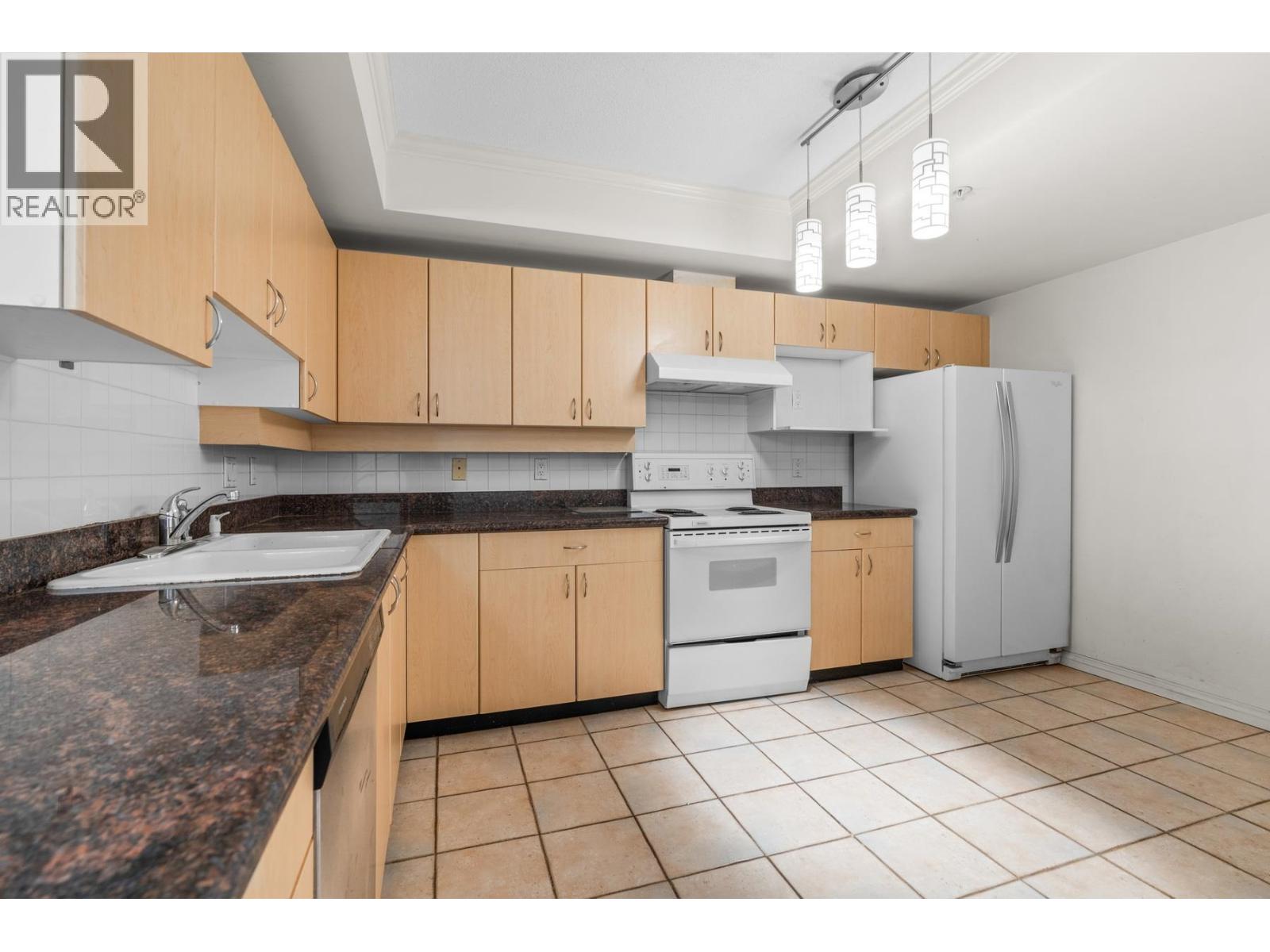 1605 6611 COONEY ROAD