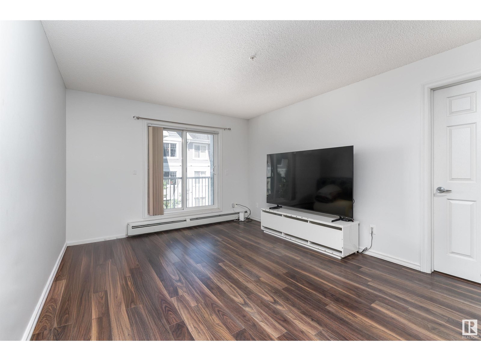 #303 2208 44 AV NW