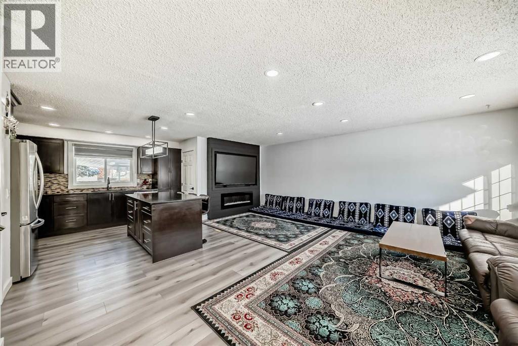 584 Whiteridge Way NE