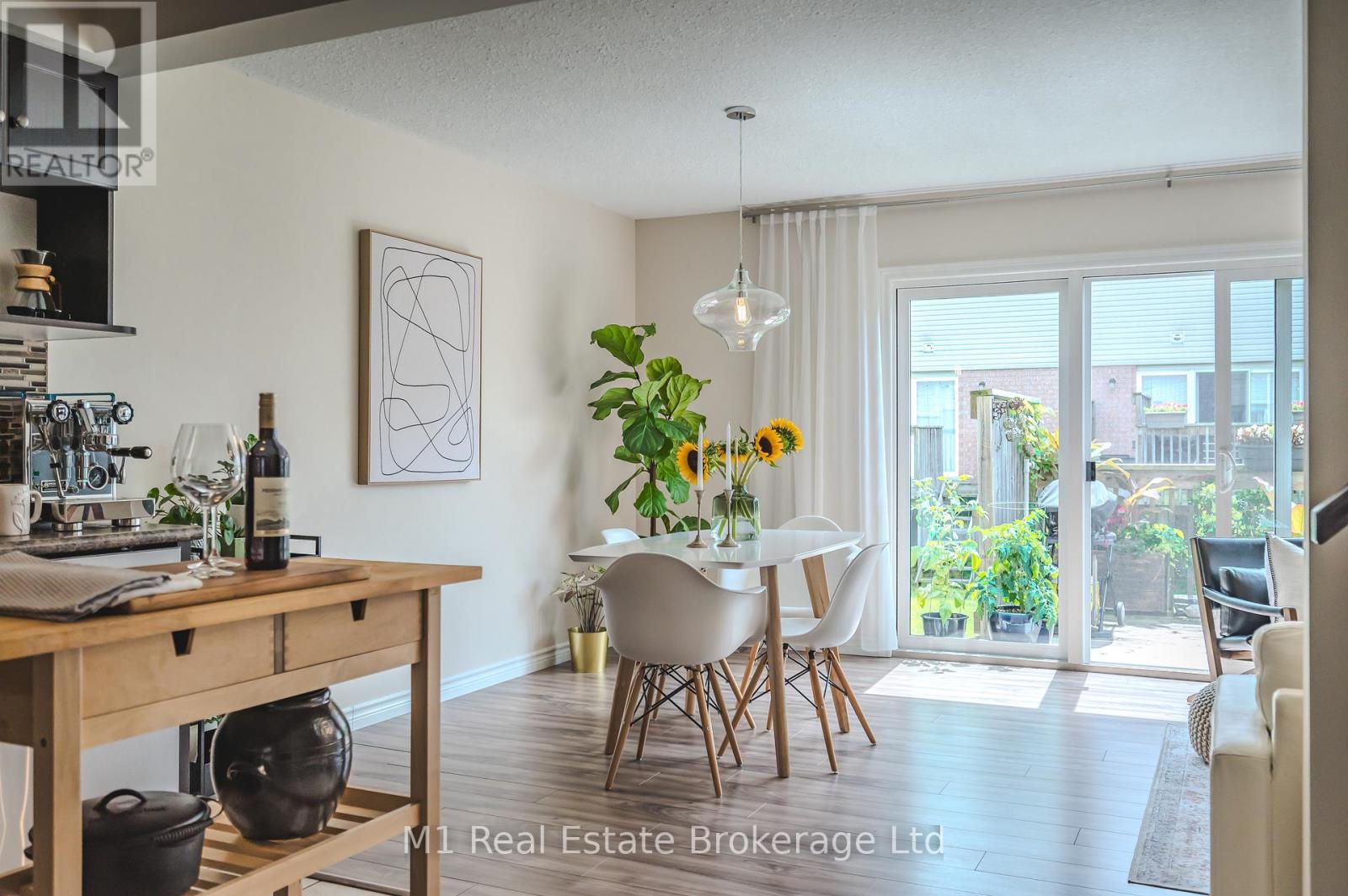 17 - 361 ARKELL ROAD