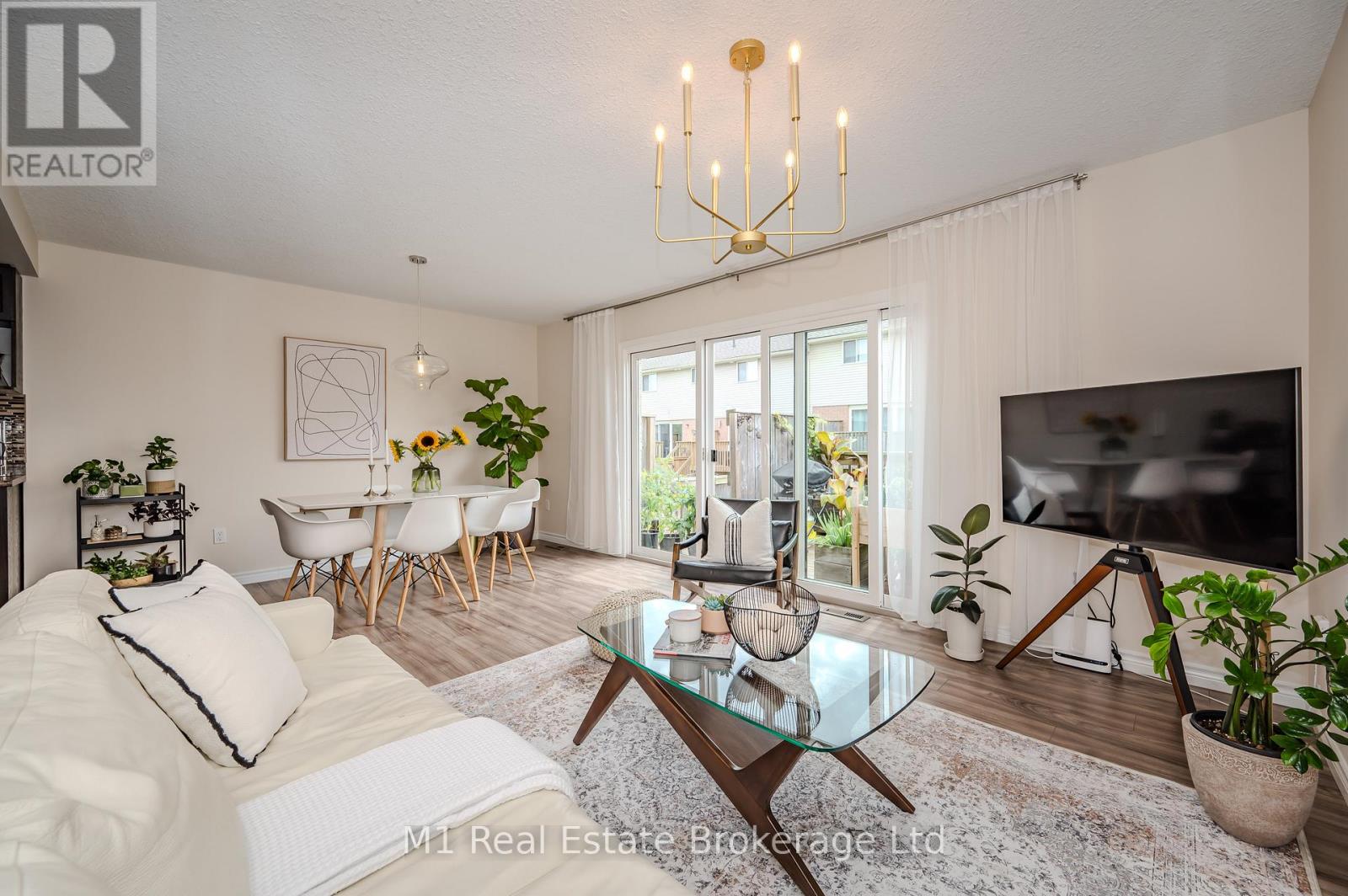 17 - 361 ARKELL ROAD