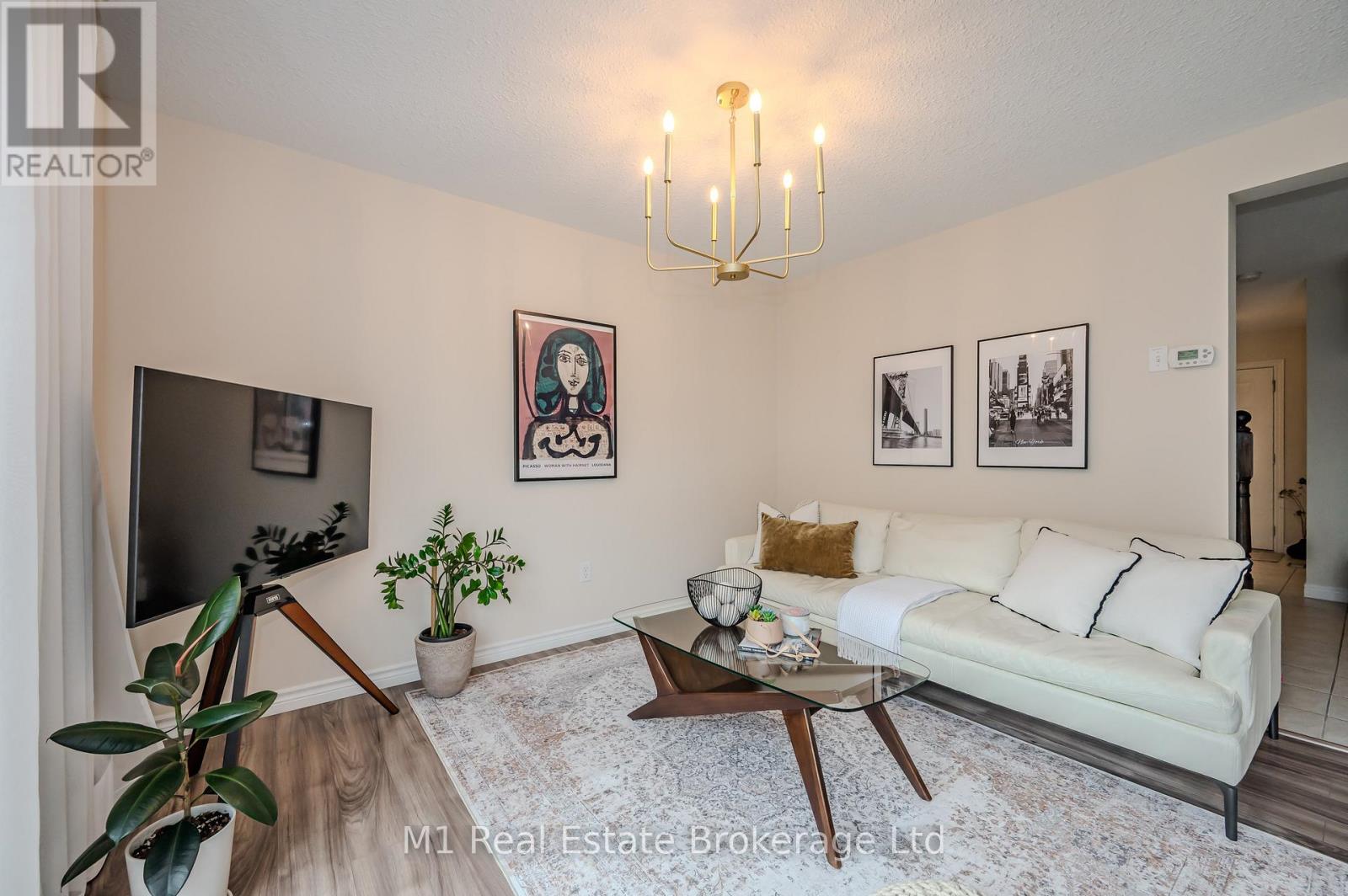 17 - 361 ARKELL ROAD