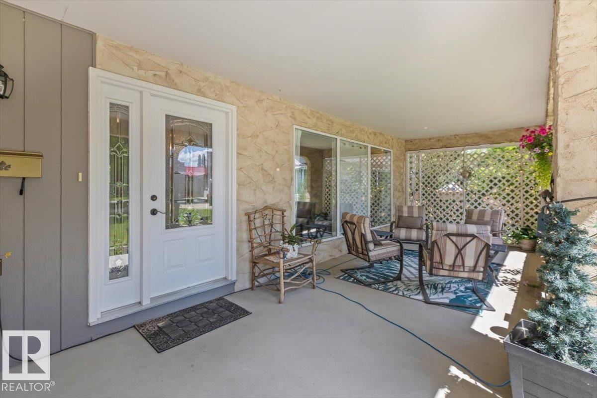 13 LLOYD PL