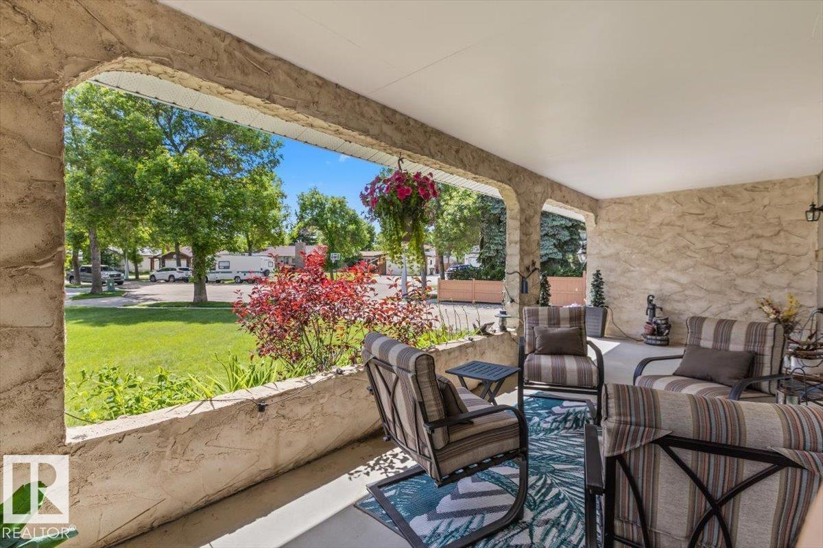 13 LLOYD PL