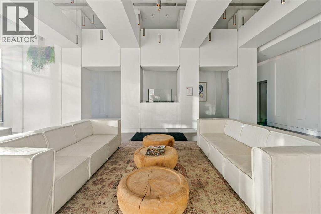 426, 615 6 Avenue SE