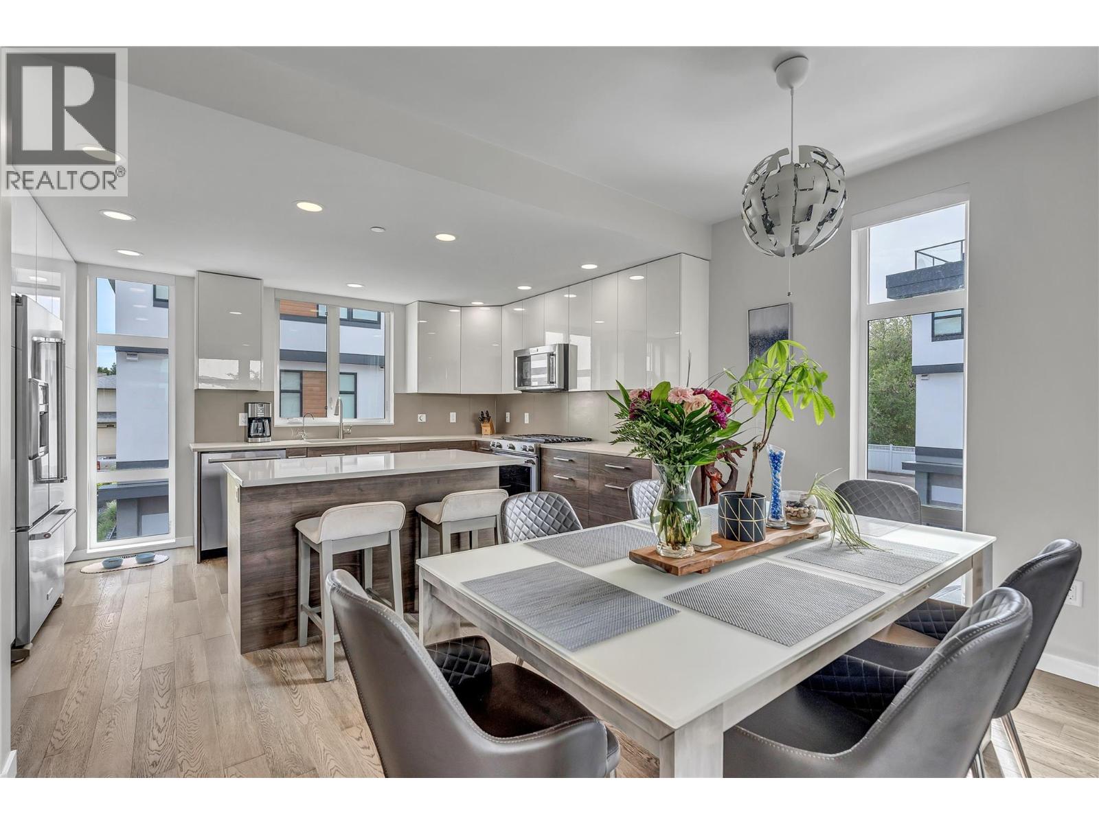 1515 Highland Drive N Unit# 34