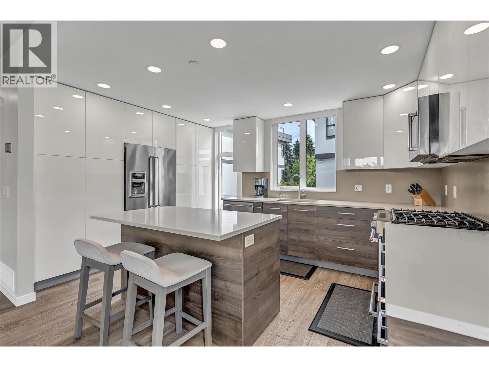 1515 Highland Drive N Unit# 34