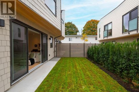 122 E 17TH AVENUE Vancouver BC V5V1A4