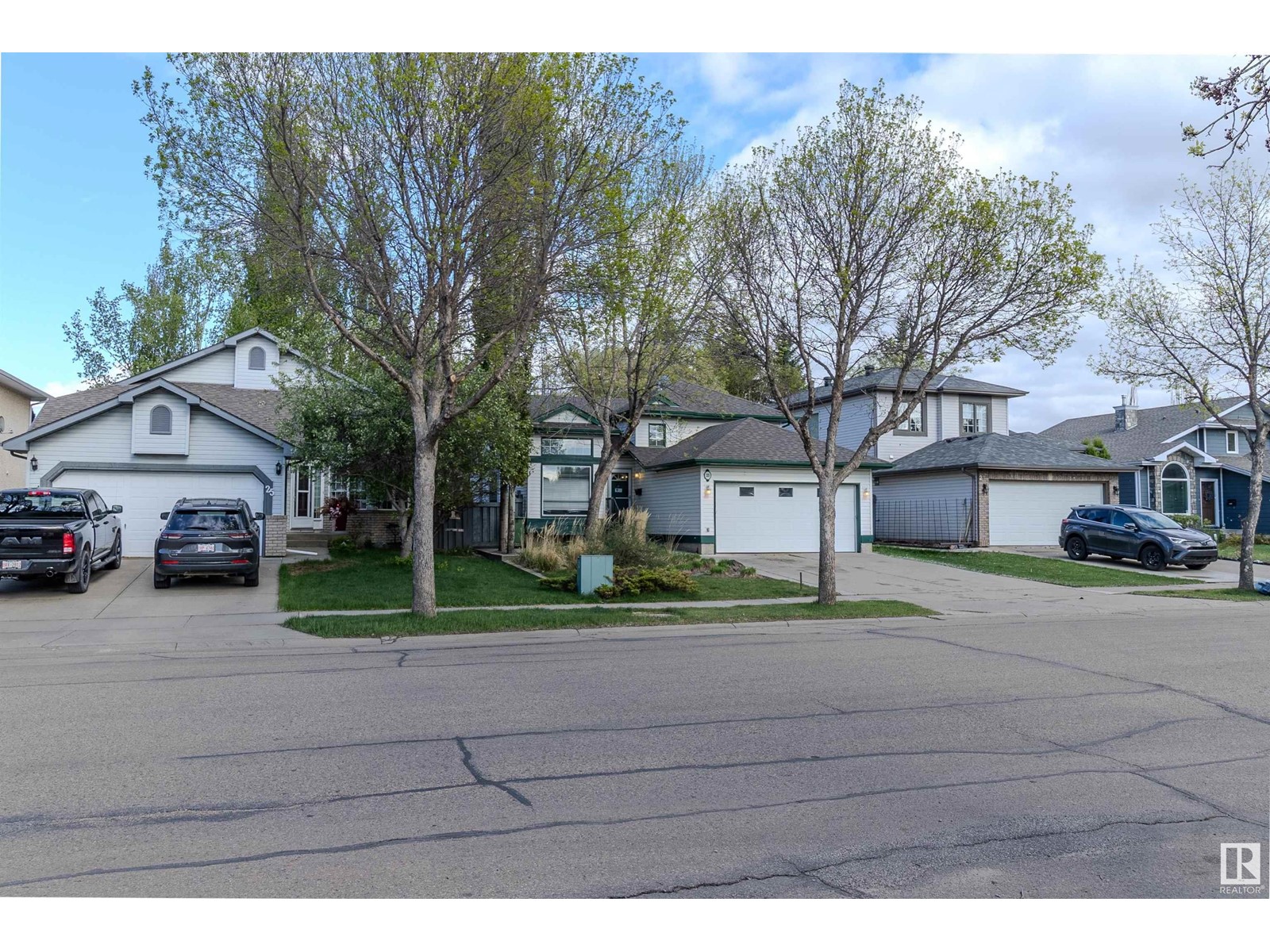 23 Oakmont DR