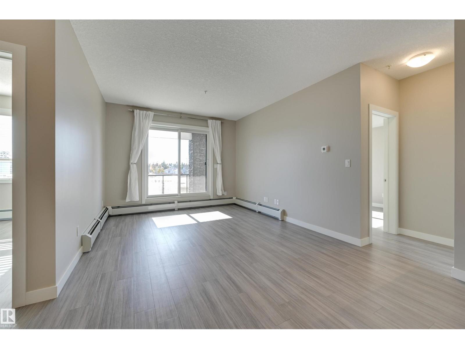 #205 17 COLUMBIA AVENUE