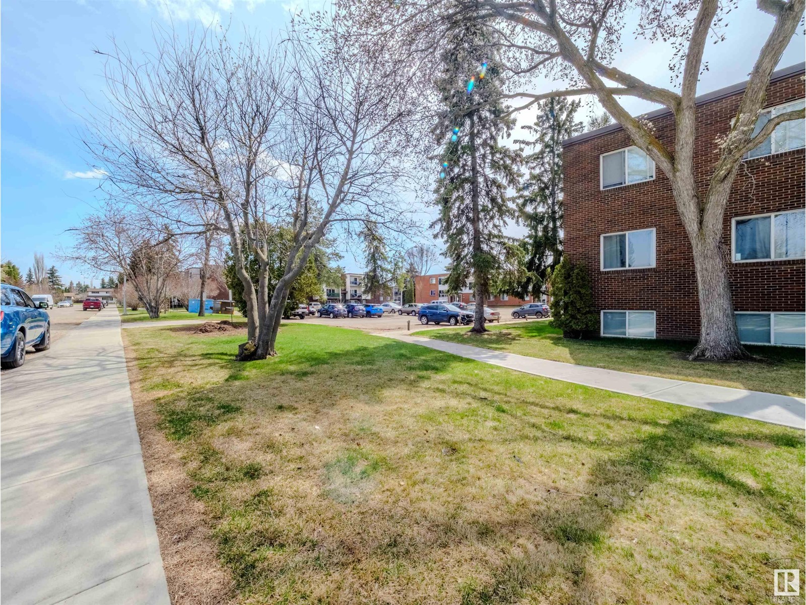 #308 11445 41 AV NW