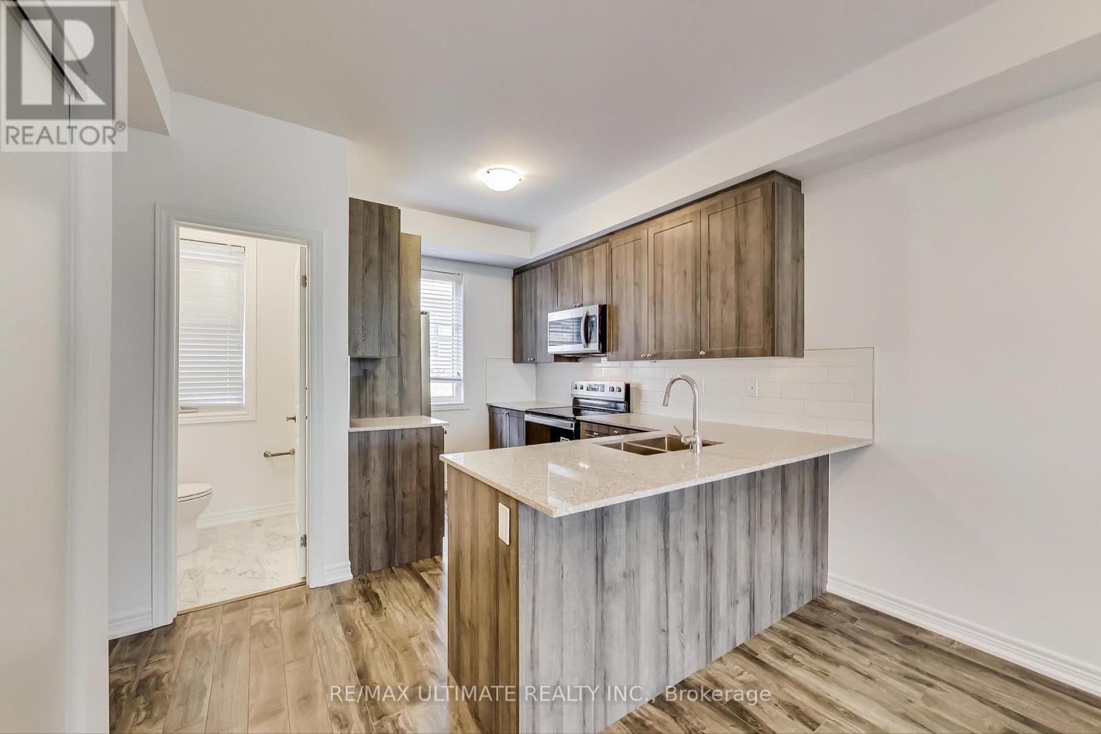 214 - 370 HOPEWELL AVENUE