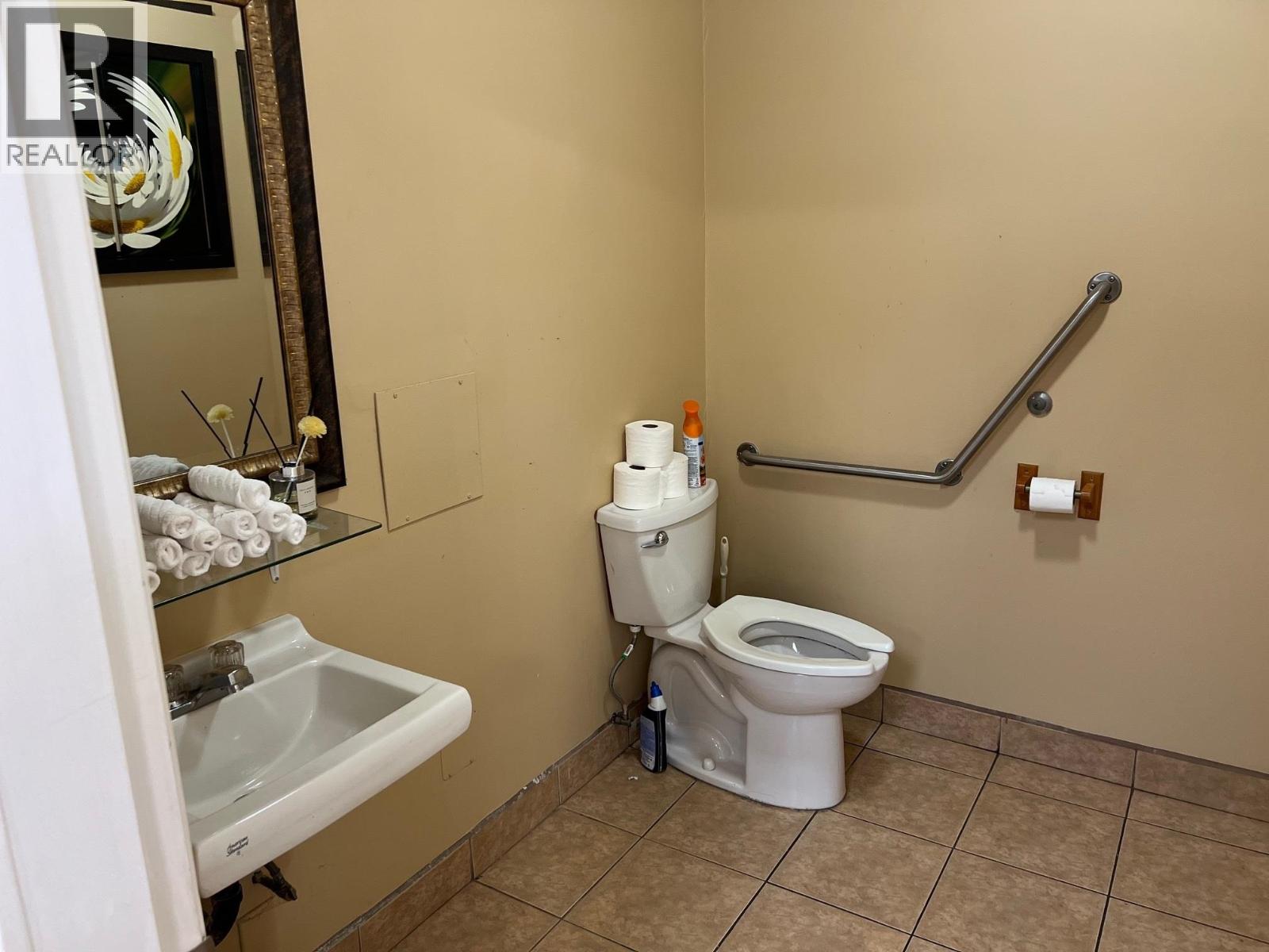 B 1248 LYNN VALLEY ROAD