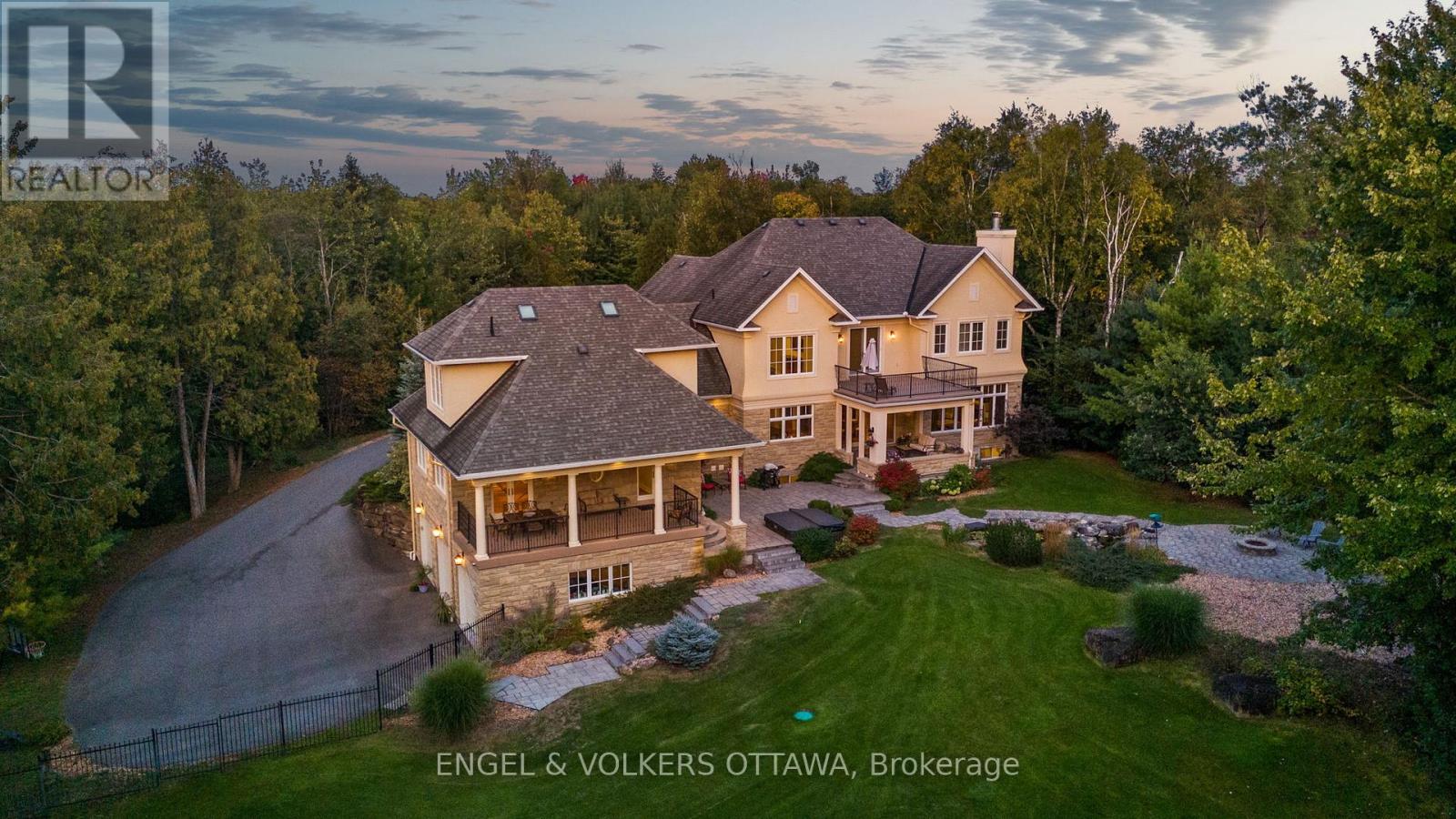 1408 BLACKHORSE COURT