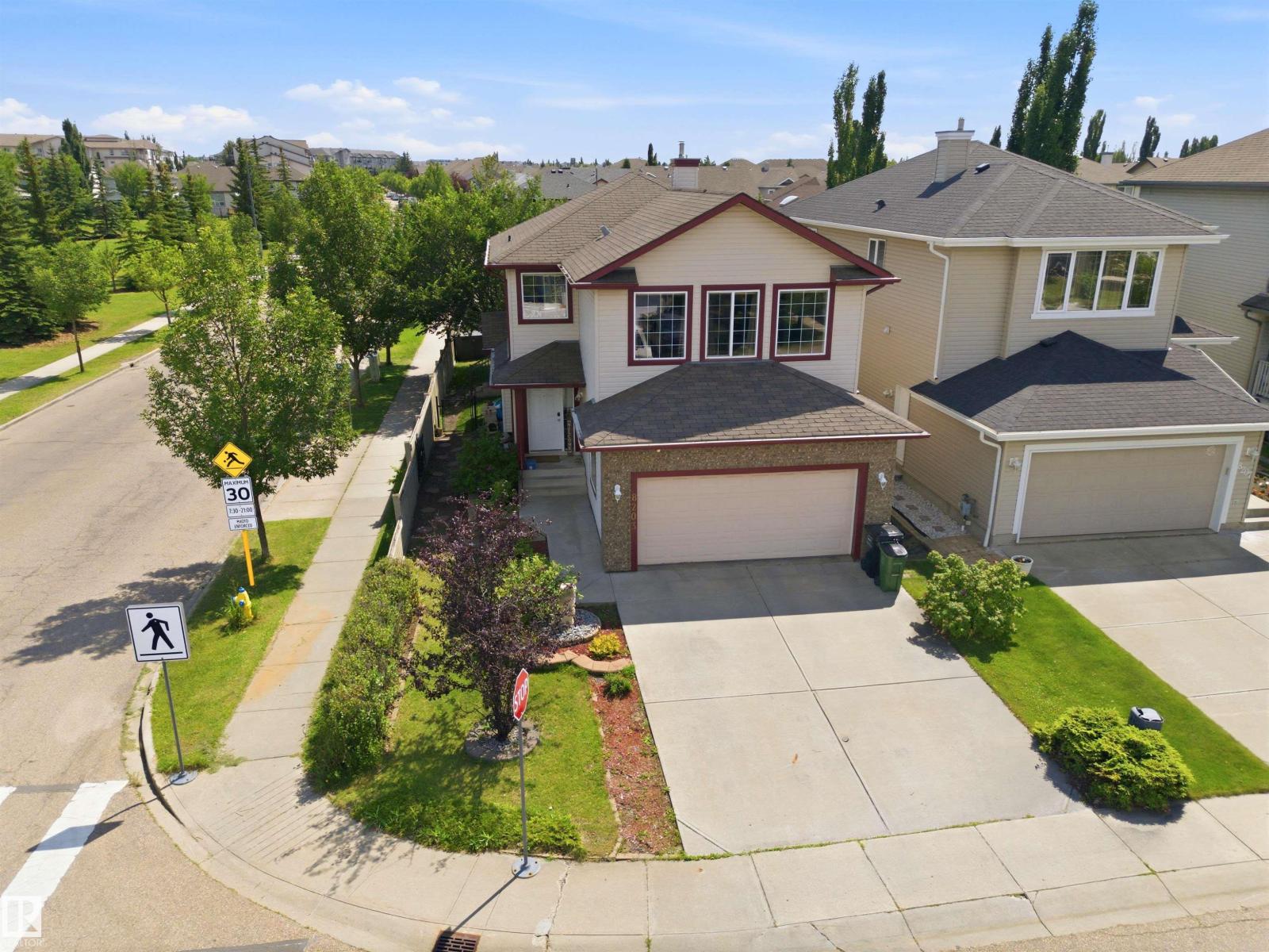 8203 5 AV SW