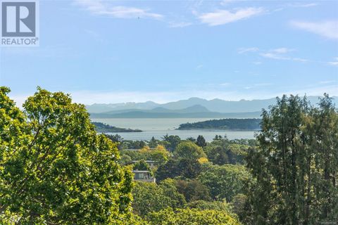 1019 Terrace Ave Victoria BC V8S3V2