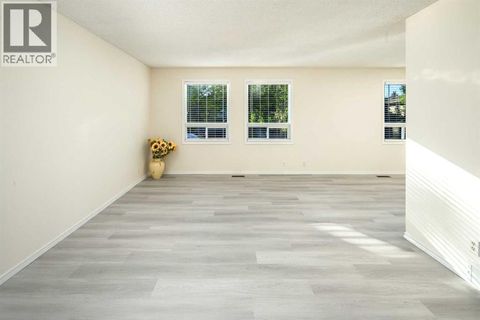 20 Bernard Way NW Calgary AB T3K2B9