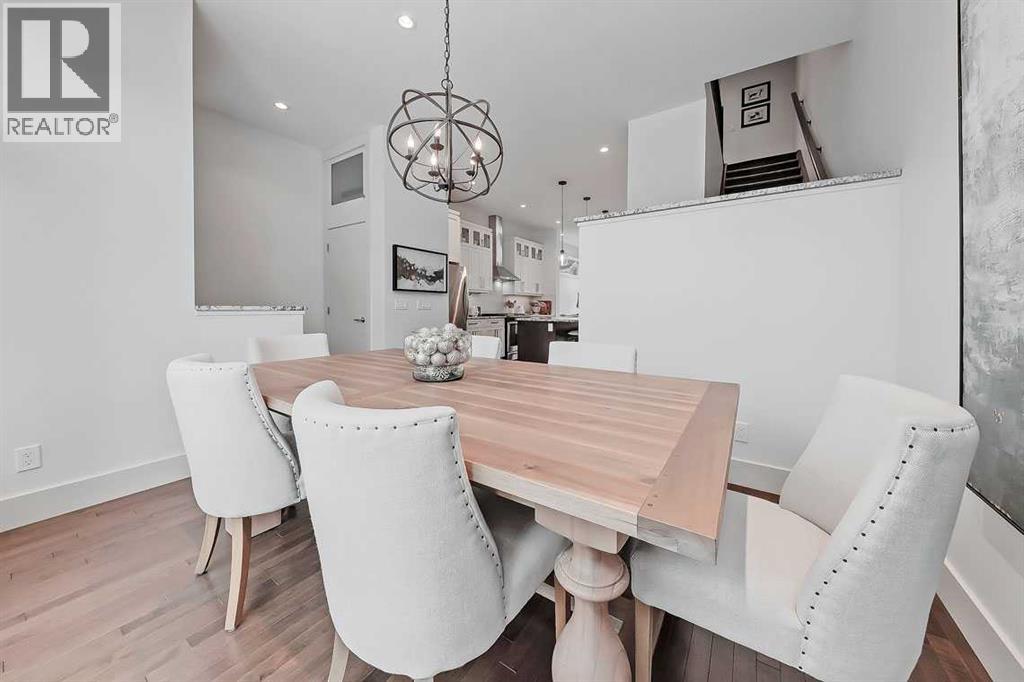 1229 Regal Crescent NE