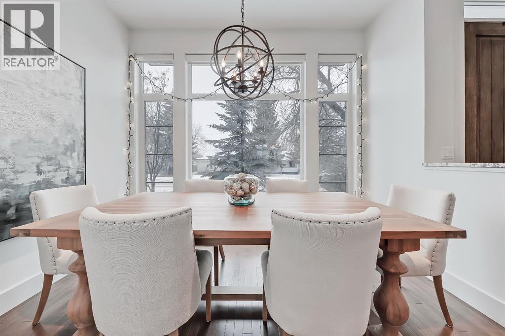 1229 Regal Crescent NE