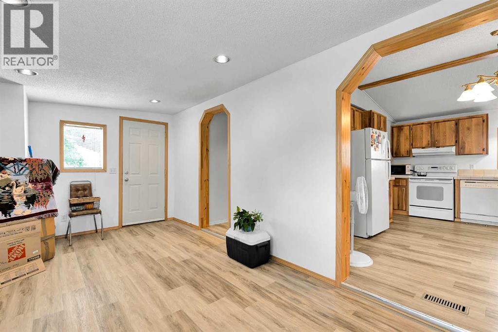 3123 Burroughs Manor NE