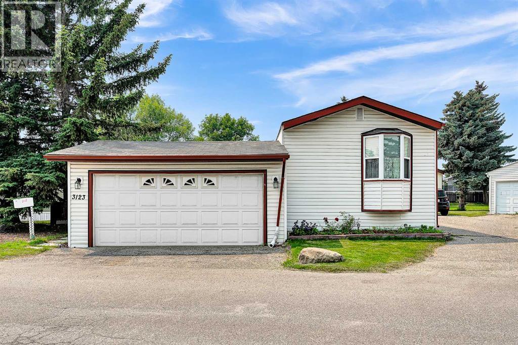 3123 Burroughs Manor NE