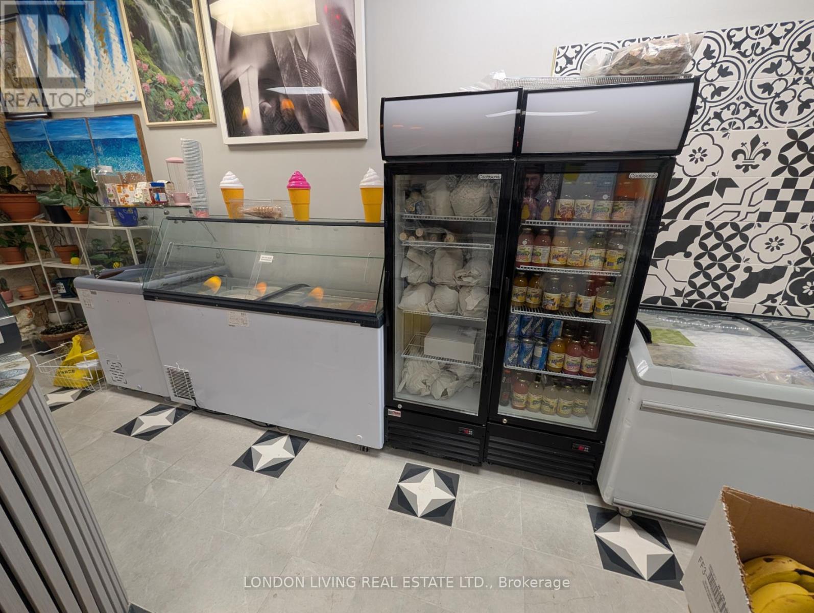 13 - 769 SOUTHDALE ROAD E
