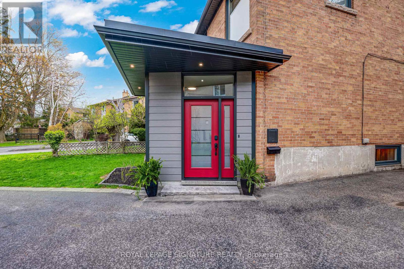 16 VEERY PLACE
