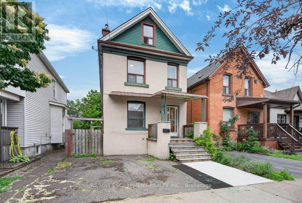 21 EAST BEND AVENUE N