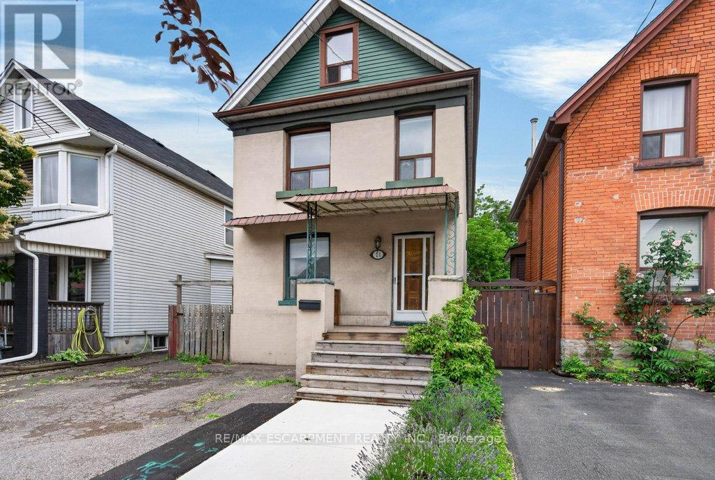 Photo 1 of 50 — 21 EAST BEND AVENUE N, Hamilton (Crown Point), ON L8L7E1