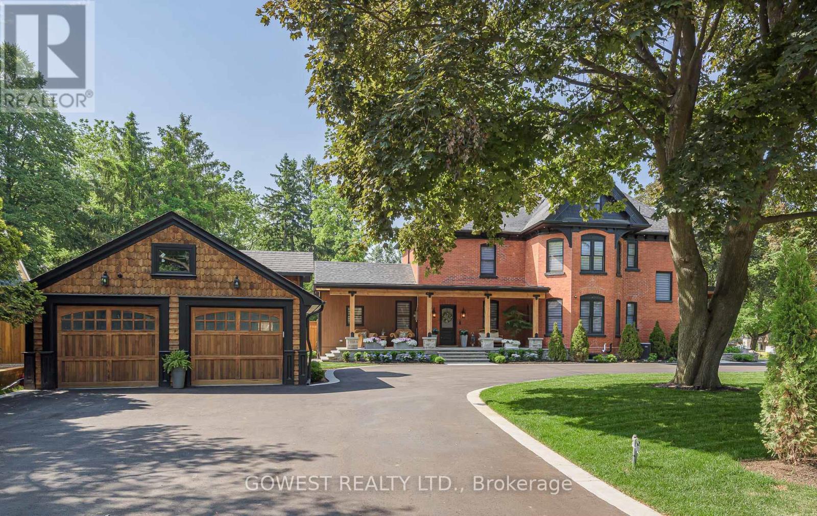 376 CHARTWELL ROAD