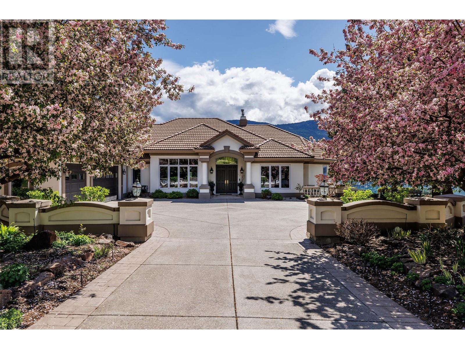 315 Kalamalka Lakeview Drive Unit# 1