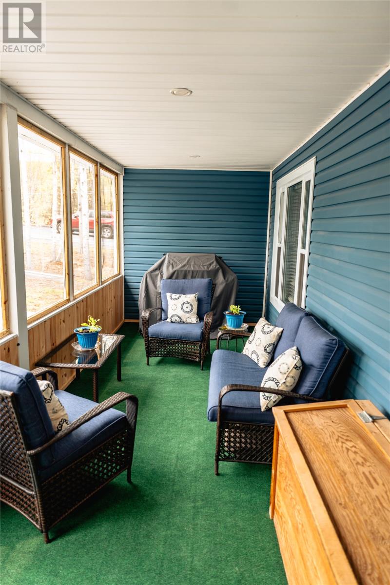 16 Lakeview Crescent
