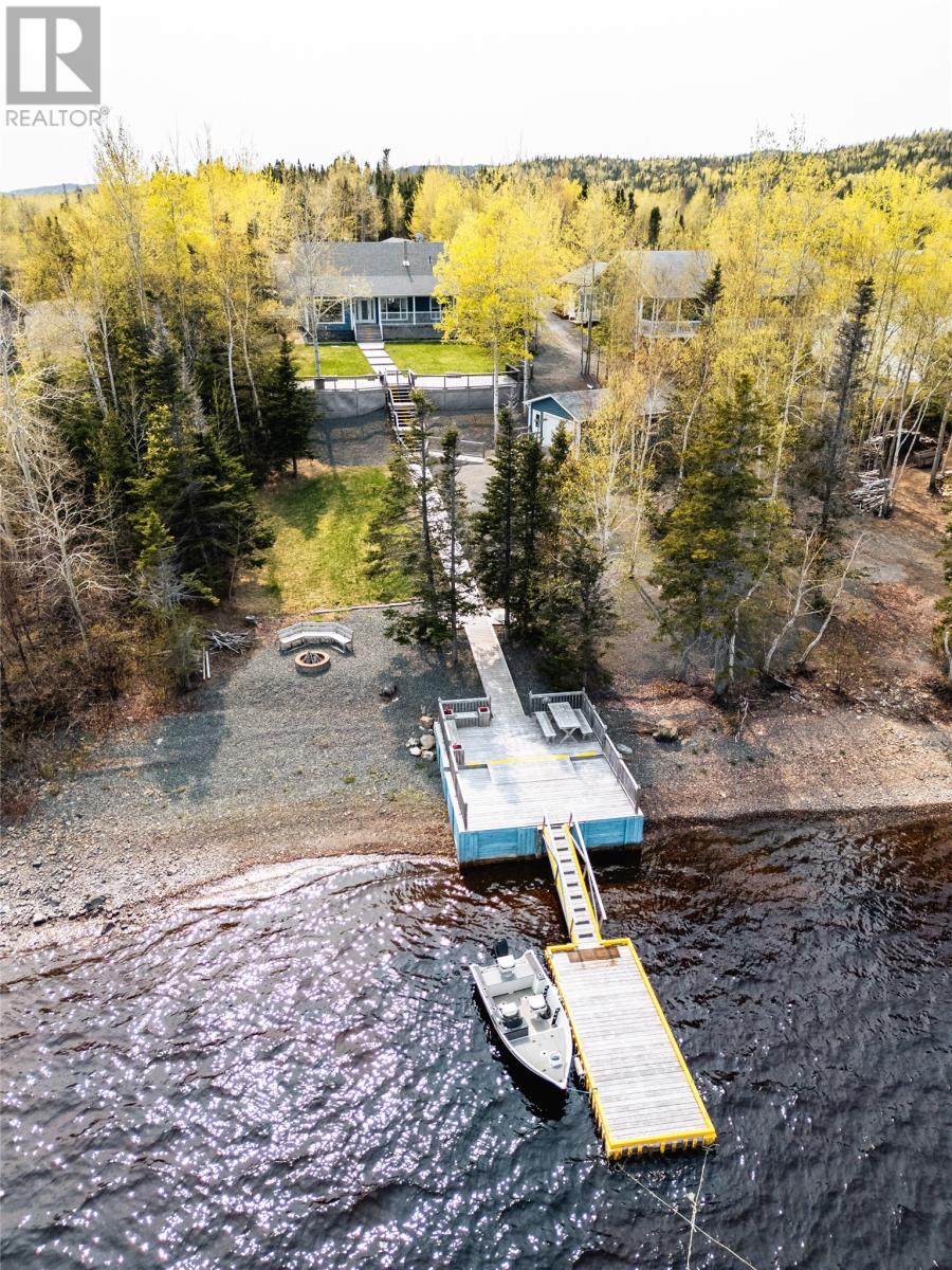 16 Lakeview Crescent