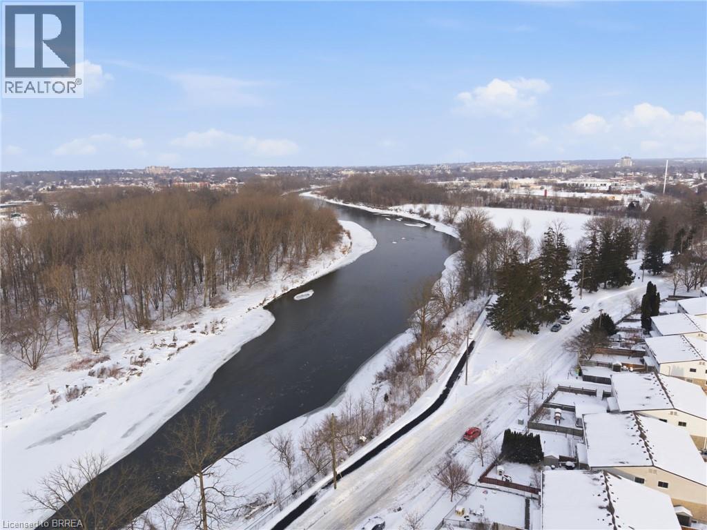 35 OAKHILL Drive Unit# 20C