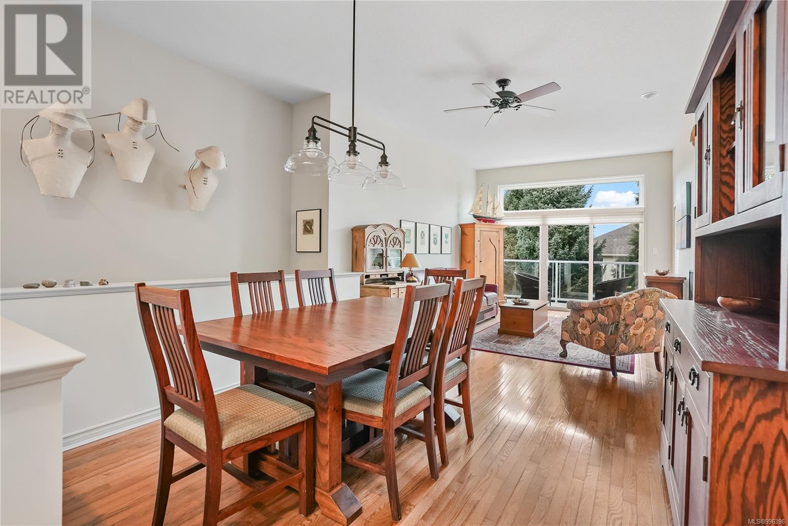 808 Country Club Dr