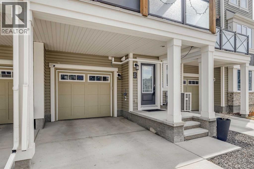 230 Hillcrest Gardens SW