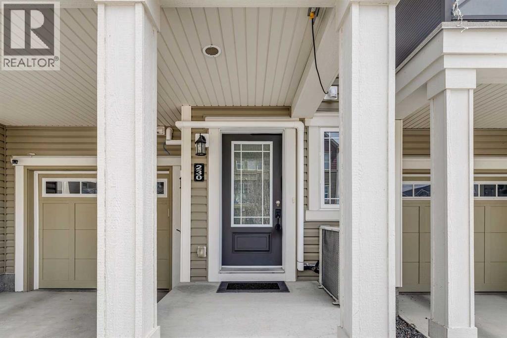 230 Hillcrest Gardens SW